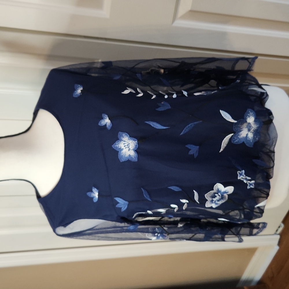 Alfani, Excellent condition,  Women's Top,  Size PM, Navy, Floral,  Embroidered